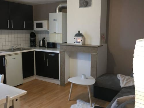 Salle à manger et salon Royal Navy
appartement Royal Navy location saisonnière location courte durée airbnb dunkerque plage booking dunkerque appartement cuisine moderne dunkerque appartement moderne dunkerque logement dunkerque plage hébergement Dunkerque location meublés appartement standing plage séjour dunkerque