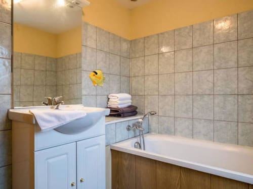 Salle d'eau d'un des appartements Royal Navy
appartement Royal Navy location saisonnière location courte durée airbnb dunkerque plage booking dunkerque appartement cuisine moderne dunkerque appartement moderne dunkerque logement dunkerque plage hébergement Dunkerque location meublés appartement standing plage séjour dunkerque