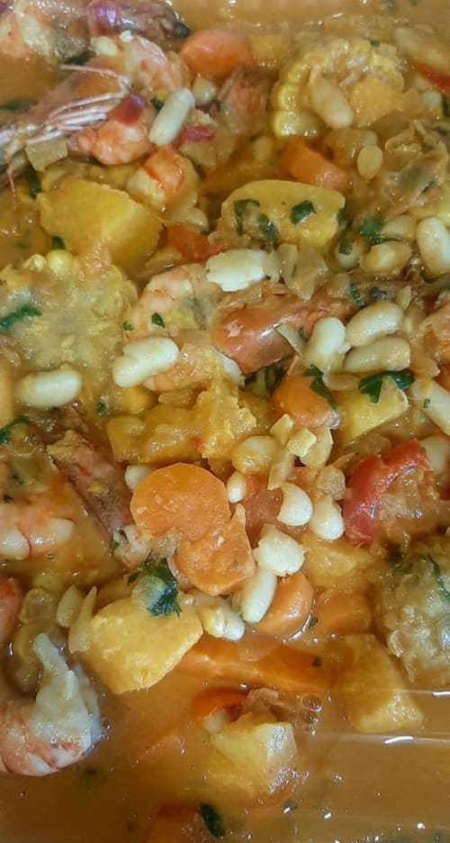 Plat typique Brésilien aux crevettes, Partenaire artisan traiteur chez Casa Claudina casa-claudina.com - Fabrice RAMOS est joignable par téléphone/WhatApps +351 912 980 571 ou par mail : havana.caipirinha@hotmail.fr Location villa avec grande terrasse en bois et grande piscine chauffée en Algarve au Portugal à Loulé.