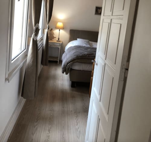 Chambre à coucher Royal Navy Dunkerque
appartement Royal Navy location saisonnière location courte durée airbnb dunkerque plage booking dunkerque appartement cuisine moderne dunkerque appartement moderne dunkerque logement dunkerque plage hébergement Dunkerque location meublés appartement standing plage séjour dunkerque