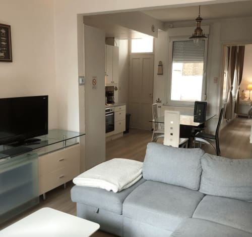 Séjour appartement amiral Royal 
Navy
appartement Royal Navy location saisonnière location courte durée airbnb dunkerque plage booking dunkerque appartement cuisine moderne dunkerque appartement moderne dunkerque logement dunkerque plage hébergement Dunkerque location meublés appartement standing plage séjour dunkerque