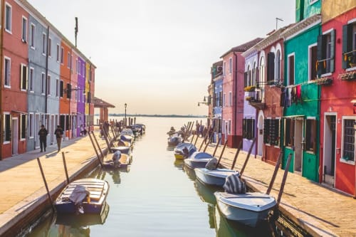 Venezia, Hotel, Offerte Hotel, Gondola, Musei, Tour delle isole, Murano, Burano, Torcello, Vetrerie, Palazzo Ducale, Mercato di Rialto, Bacari, Peggy Guggenheim, Vaporetto, Ristoranti, Osterie, Stellati, Spiaggia, Chioggia, Padova, Dolo, Palladio, Albergo, 3 stelle, Biennale, Festival del cinema, Terme, Prosecco, Abano terme, Basilica di San Marco, Sant'Antonio, Ca' Foscari, casinò, Jesolo, Caorle, Cavallino, Comfort, casa, accoglienza, offerte, bonus vacanze, smartbox, regalbox, wonderbox, booking, expedia, hrs, crociere, Villa Pisani, Ville venete, Riviera del Brenta, parcheggio gratuito, Treviso, Piste Ciclabili, business, famiglie, coppie, maschere, Dogi, Spritz, murrina, aperitivo, camera matrimoniale, camera singola, camera tripla, colazioni, cornetti, Laguna, Hilton, Marriott, nh, arsenale,  venezia football club, galleria dell’accademia, museo correr, arte, danza, architettura, san valentino, città romantica, Teatro La Fenice, Opera, Tom Cruise, Mission Impossible, reception, Giardini, Isola degli Armeni, San giorgio maggiore, Giudecca, Shopping, Louis Vuitton, Chanel, Prada, Gucci, Valentino, Armani, Zara, Mango, Fondaco dei Tedeschi, Ponte di Rialto, Ponte dell’Accademia, Stazione Santa Lucia, Aeroporto Marco Polo, Caffè Florian, Hard Rock Cafè, Mc Donalds, Old Wild West, Gelaterie, Rolex, Cartier, Cipriani, wi- fi, viaggiare, visitare venezia, citybreak, Hotel a Venezia, Tripadvisor.