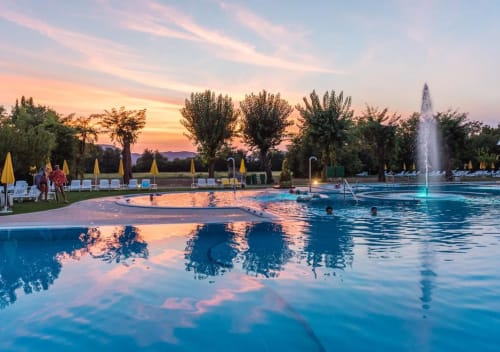 Venezia, Hotel, Offerte Hotel, Gondola, Musei, Tour delle isole, Murano, Burano, Torcello, Vetrerie, Palazzo Ducale, Mercato di Rialto, Bacari, Peggy Guggenheim, Vaporetto, Ristoranti, Osterie, Stellati, Spiaggia, Chioggia, Padova, Dolo, Palladio, Albergo, 3 stelle, Biennale, Festival del cinema, Terme, Prosecco, Abano terme, Basilica di San Marco, Sant'Antonio, Ca' Foscari, casinò, Jesolo, Caorle, Cavallino, Comfort, casa, accoglienza, offerte, bonus vacanze, smartbox, regalbox, wonderbox, booking, expedia, hrs, crociere, Villa Pisani, Ville venete, Riviera del Brenta, parcheggio gratuito, Treviso, Piste Ciclabili, business, famiglie, coppie, maschere, Dogi, Spritz, murrina, aperitivo, camera matrimoniale, camera singola, camera tripla, colazioni, cornetti, Laguna, Hilton, Marriott, nh, arsenale,  venezia football club, galleria dell’accademia, museo correr, arte, danza, architettura, san valentino, città romantica, Teatro La Fenice, Opera, Tom Cruise, Mission Impossible, reception, Giardini, Isola degli Armeni, San giorgio maggiore, Giudecca, Shopping, Louis Vuitton, Chanel, Prada, Gucci, Valentino, Armani, Zara, Mango, Fondaco dei Tedeschi, Ponte di Rialto, Ponte dell’Accademia, Stazione Santa Lucia, Aeroporto Marco Polo, Caffè Florian, Hard Rock Cafè, Mc Donalds, Old Wild West, Gelaterie, Rolex, Cartier, Cipriani, wi- fi, viaggiare, visitare venezia, citybreak, Hotel a Venezia, Tripadvisor.
