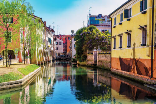 Venezia, Hotel, Offerte Hotel, Gondola, Musei, Tour delle isole, Murano, Burano, Torcello, Vetrerie, Palazzo Ducale, Mercato di Rialto, Bacari, Peggy Guggenheim, Vaporetto, Ristoranti, Osterie, Stellati, Spiaggia, Chioggia, Padova, Dolo, Palladio, Albergo, 3 stelle, Biennale, Festival del cinema, Terme, Prosecco, Abano terme, Basilica di San Marco, Sant'Antonio, Ca' Foscari, casinò, Jesolo, Caorle, Cavallino, Comfort, casa, accoglienza, offerte, bonus vacanze, smartbox, regalbox, wonderbox, booking, expedia, hrs, crociere, Villa Pisani, Ville venete, Riviera del Brenta, parcheggio gratuito, Treviso, Piste Ciclabili, business, famiglie, coppie, maschere, Dogi, Spritz, murrina, aperitivo, camera matrimoniale, camera singola, camera tripla, colazioni, cornetti, Laguna, Hilton, Marriott, nh, arsenale,  venezia football club, galleria dell’accademia, museo correr, arte, danza, architettura, san valentino, città romantica, Teatro La Fenice, Opera, Tom Cruise, Mission Impossible, reception, Giardini, Isola degli Armeni, San giorgio maggiore, Giudecca, Shopping, Louis Vuitton, Chanel, Prada, Gucci, Valentino, Armani, Zara, Mango, Fondaco dei Tedeschi, Ponte di Rialto, Ponte dell’Accademia, Stazione Santa Lucia, Aeroporto Marco Polo, Caffè Florian, Hard Rock Cafè, Mc Donalds, Old Wild West, Gelaterie, Rolex, Cartier, Cipriani, wi- fi, viaggiare, visitare venezia, citybreak, Hotel a Venezia, Tripadvisor.