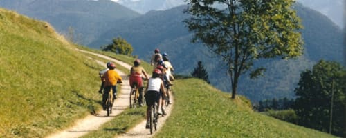 vélo - famille - nature -Les Robinsonades - Saint Christaud | Hébergement écologique - tente suspendue et cabanes perchées
