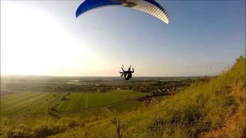 parapente - activités plein air - Les Robinsonades - Saint Christaud | Hébergement écologique - tente suspendue et cabanes perchées