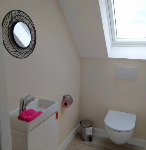 2 wc indépendants au RDC et à l'étage - Maison "Herlin" - 1 à 3 personnes - location vacances à Belle île en mer - les maisons de Kerdavid'île