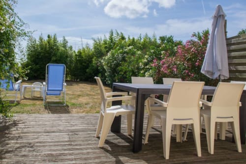 Transats et salon de jardin de la maison "La Biche" - 2 à 4 personnes - location vacances à belle ile - les maisons de Kerdavid'île