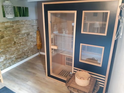 Le sauna vous attend dans sa salle dédiée pour votre bien-être en toute intimité