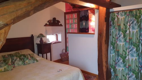 domaine-de-millox_détails-chambre-amarante