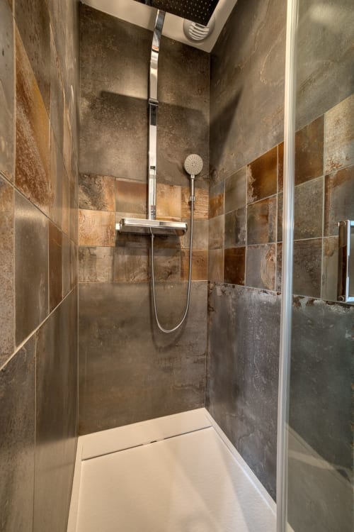 Room with italian shower