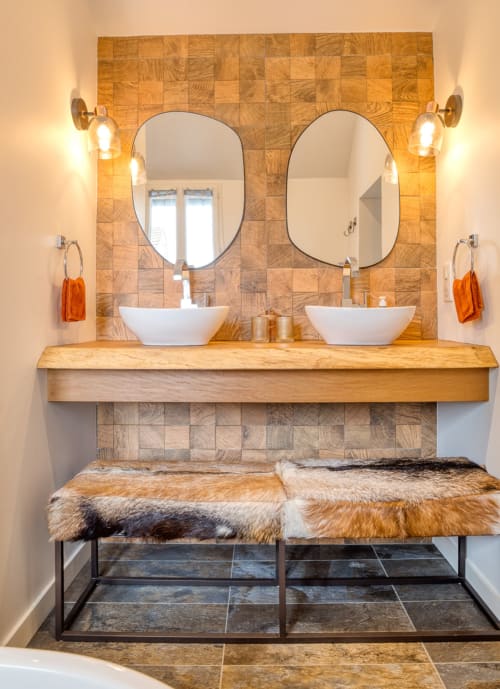 Beautiful spacious bathroom