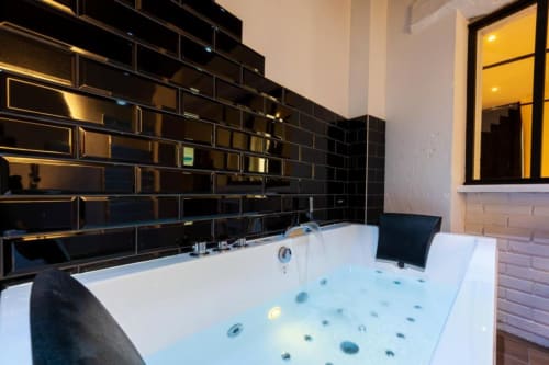 NUIT ROMANTIQUE ET SPA PRIVATIF NORMANDIE BAYEUX CALVADOS LOVE ROOM HOTEL