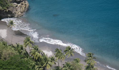 Plage sable noir Martinique Villa luxe La Belle Négresse
