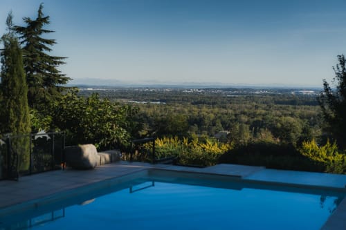 piscine avec vue panoramique villa du rhone
