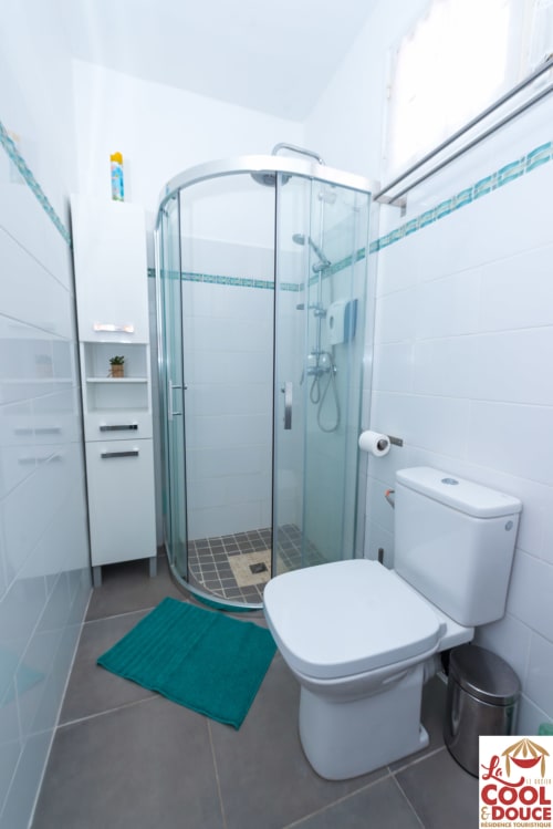 douche avec toilette La Cool&Douce