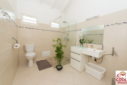 salle de bain spacieuse La Cool&Douce
