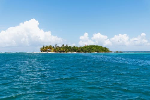 ile à coté de la Guadeloupe