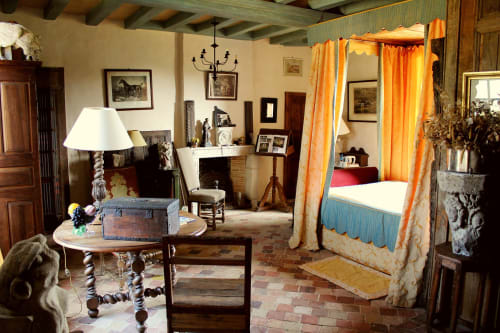 camp-du-drap-dor-room-double-bed-furniture-chateau-chambiers