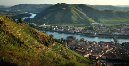 tourisme oenologique, Vallée du Rhône, beaujolais, Bugey, Bourgogne à moins d'une heure  de la Villa du Rhône. 