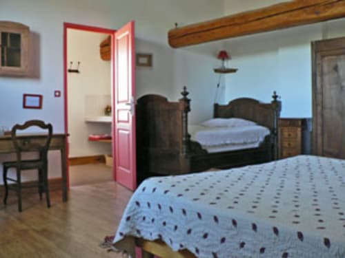 Chambre avec 3 lits au domaine de Beaupré