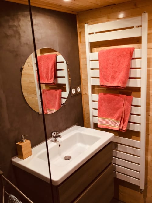 Salle de bain chaleureuse - Villers. au tertre