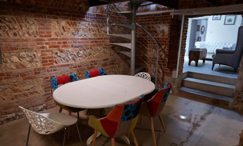 salle à manger en pierre- Gites au grand air