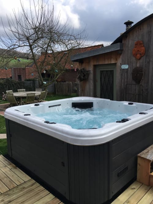 jacuzzi partagé- Gites au grand air