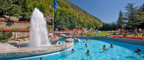 Piscine avec jet - Petit Pré