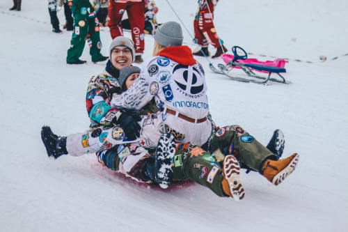 Luge entre amis - Le petit Pré