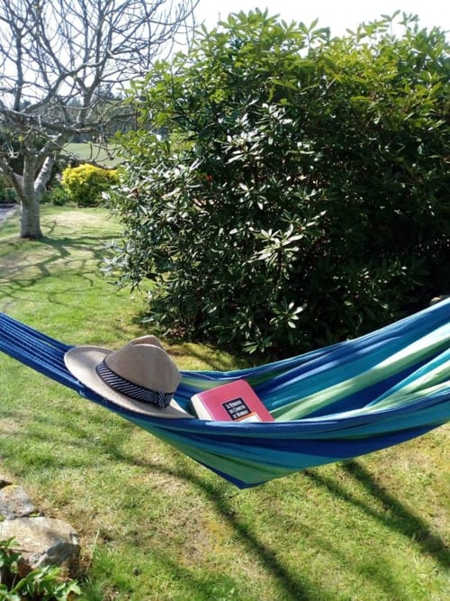 repos-hamac-livre - jardin à la contemplation Ty Coz Breizh chambre d'hôtes à Guidel proche de Lorient dans le Morbihan