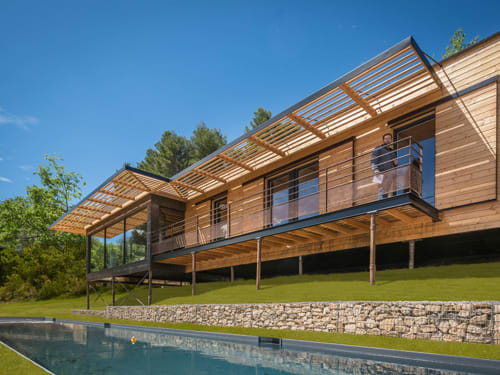 terrasse avec vue sur la vallée - sud - digne-les-bains en Provence - vacances et séjour - location d'appartement - piscine extérieur - transat