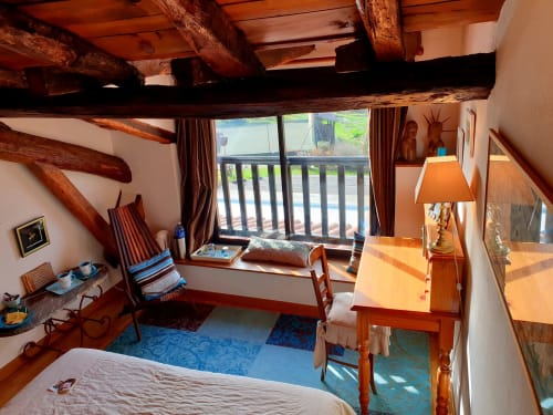 domaine-de-millox_chambre-moutouchi-bureau-avec-vue-piscine