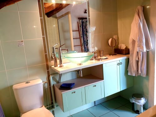 domaine-de-millox_chambre-patawa_salle-de-bains