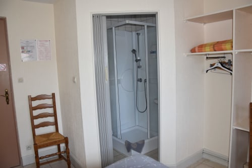 Chambre avec douche - Au Gai Relais