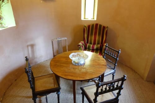 Chambre d'hôte avec une table à manger indépendante 