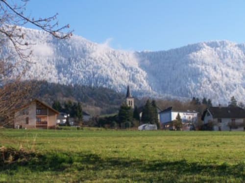 Vue sur le village Attignat-Oncin