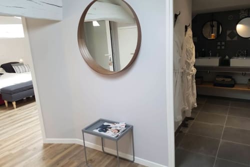 View on bedroom and Italian shower room, charming gite, La Loge du Grand Cèdre in Charente-Maritime