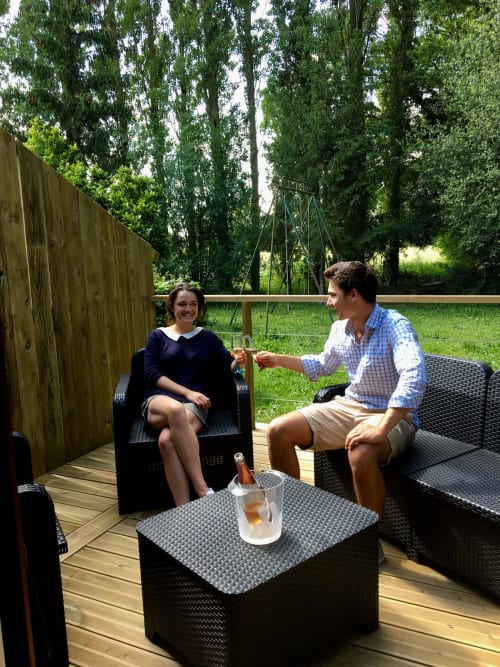 Terrasse vue jardin, séjour en Anjou