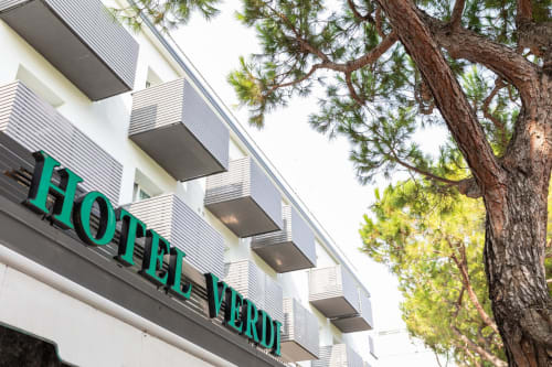 Hotel Verdi - Jesolo, 100 m vom Meer, 300 m von der Caribe Bay
