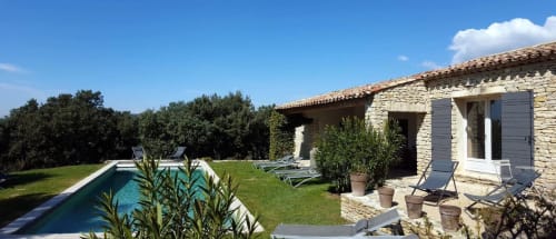 Vue sur la piscine et jardin location Gordes