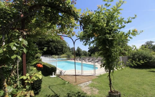 Piscine du domaine de Berthegille
