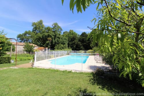 Piscine creusée - Domaine de Berthegille