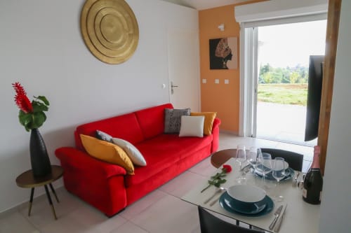 Salon de la suite PMR "La Matador" de la Villa de luxe "La Belle Négresse" Martinique.