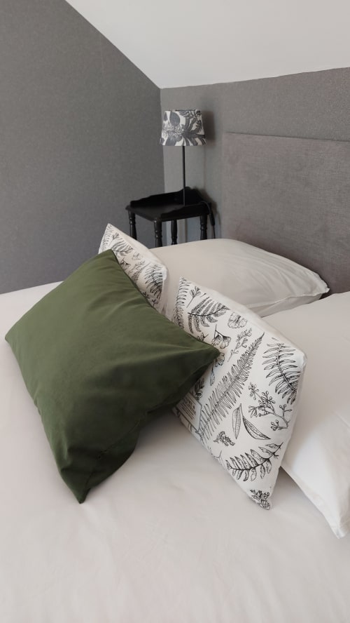 lit chambre hote argoat coussins