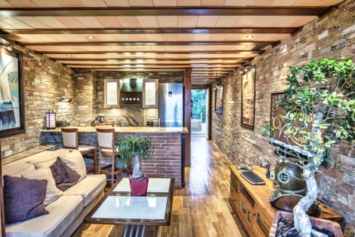 Rental of a luxury apartment with exposed stones in Banyuls near Collioure.