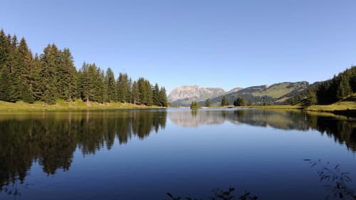 Lake of La Mouille in Super-Châtel with a view of the Cornettes-de-Bise