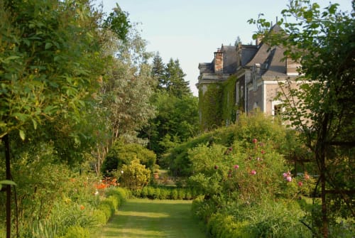 chateau-chambiers-parc-jardin-roseraie-printemps-zip