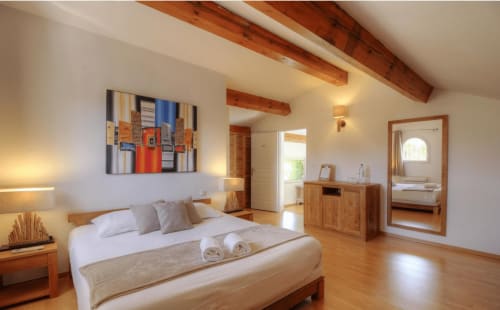 Chambre épurée - Location Villa Torrella