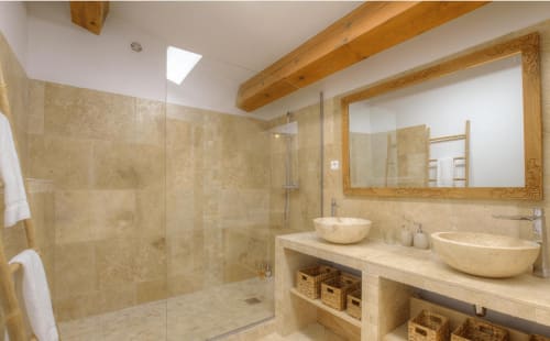 Salle de douche moderne - Villa Corse